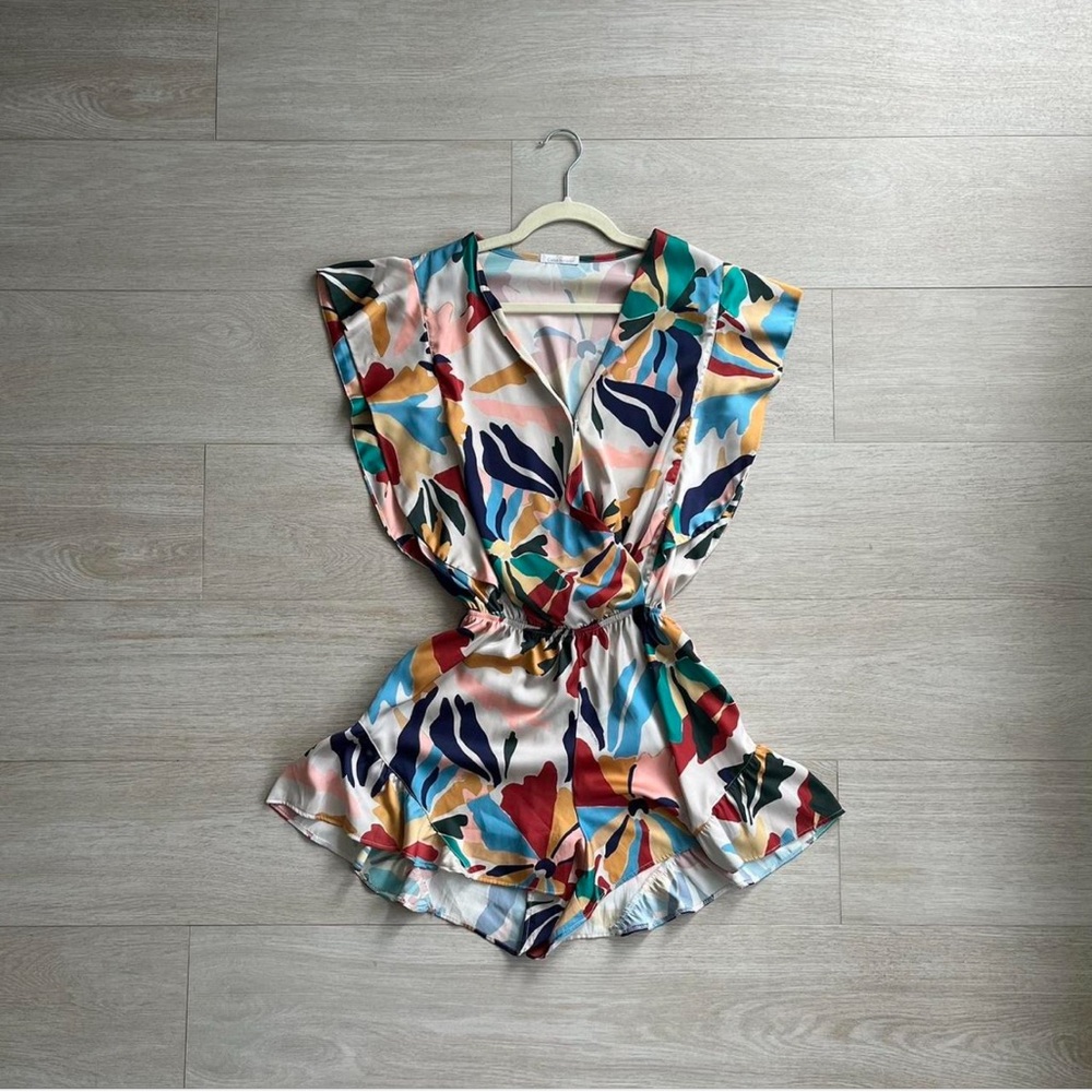CASA RINCON satin floral romper. Size 2. 100% polyester. Perfect condition. Shor